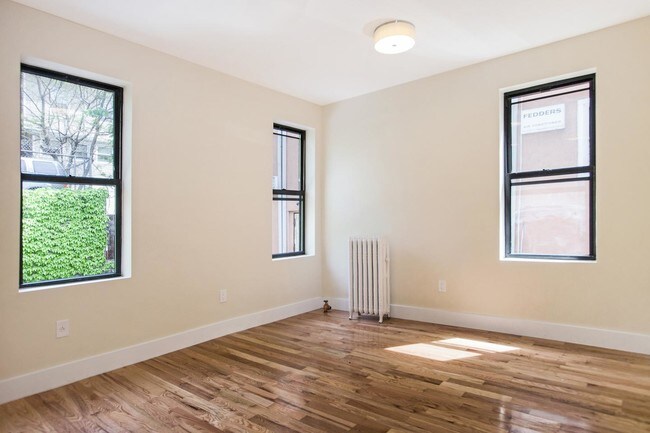 Building Photo - 4 bedroom in Bronx NY 10463