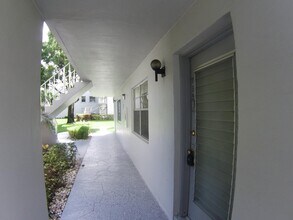 Building Photo - 935 Flanders T