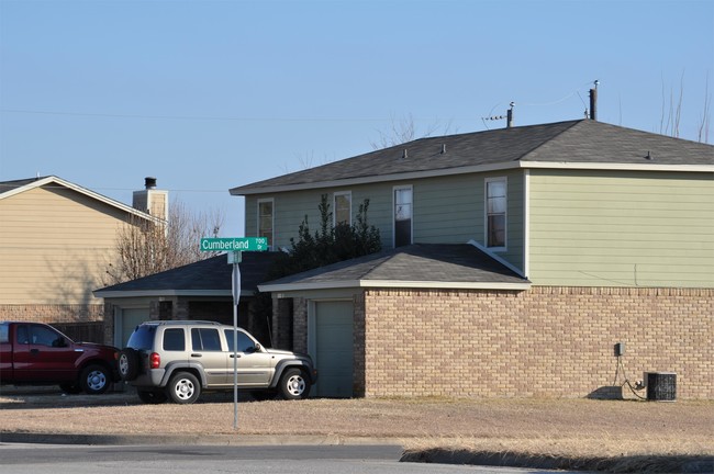 Foto del edificio - 921 NW Summercrest Blvd