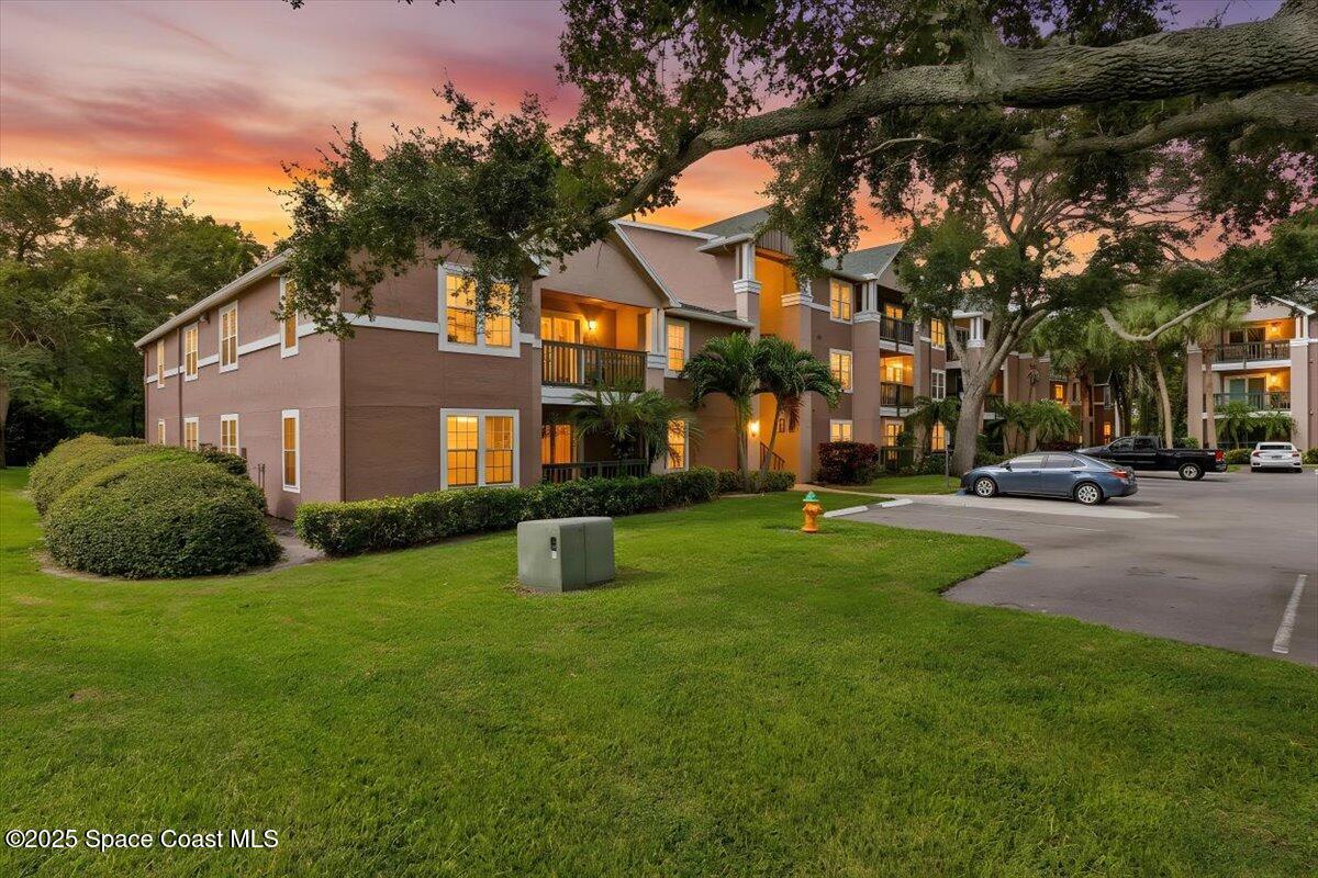 Foto principal - 7667 N Wickham Rd