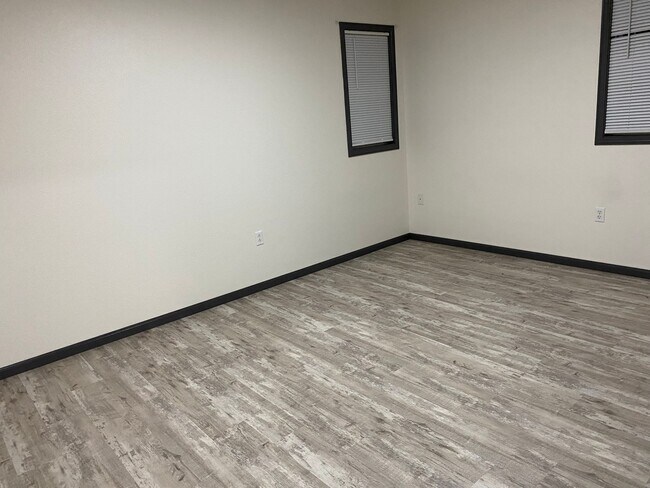 Foto del edificio - 2802 Maralane Ave