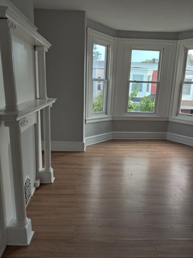 Building Photo - 6026 Delancey St
