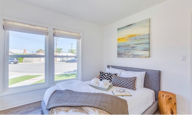 Photo - 405 N Peach Knoll House