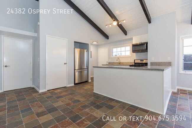 Foto del edificio - Private One-Bedroom Lake Forest Suite for ...