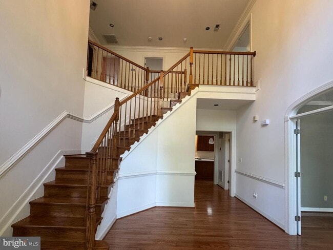 Building Photo - 11000 Farmview Way