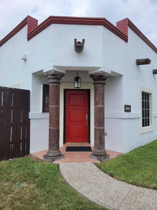 Building Photo - 3555 Navigator Dr