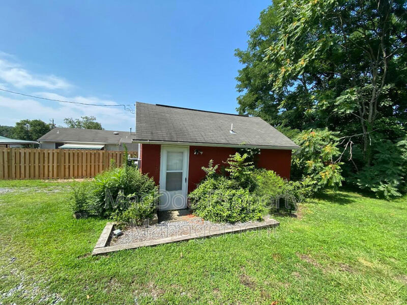 Building Photo - 181 Truslow Rd