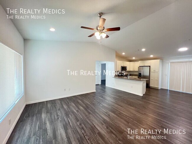 Foto del edificio - 113 Fisher Ct