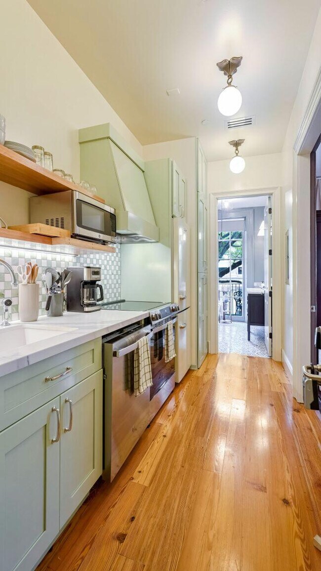 Foto del edificio - 604 Baronne St