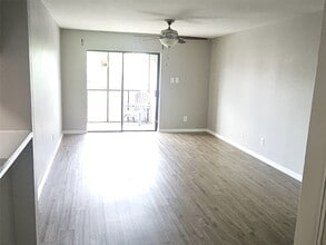 Building Photo - 3025 Walnut Bend Ln