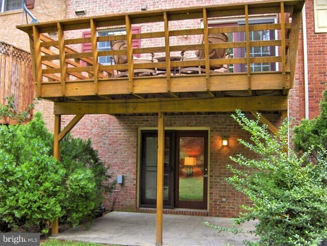 Building Photo - 1026 Lindsay Ln
