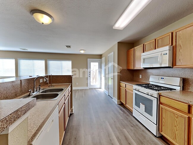 Building Photo - 802 Dragonfly Dr