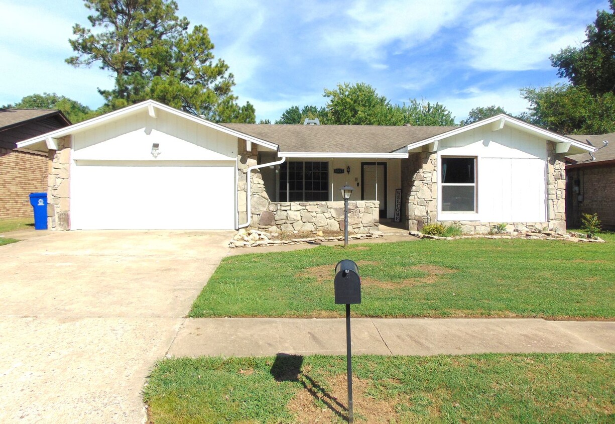 Foto principal - Spacious home in Broken Arrow!