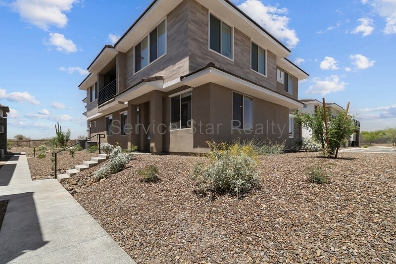 Primary Photo - 2121 W Sonoran Desert Dr
