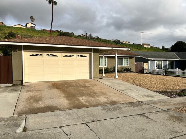 Building Photo - Charming house for rent in Encanto!