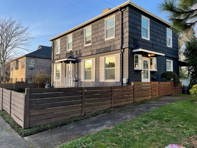 Exterior - 4911 E Burnside St