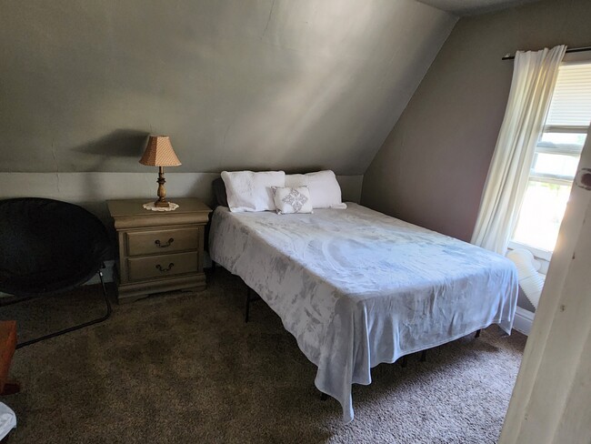 Main Bedroom - 942 E 3rd St