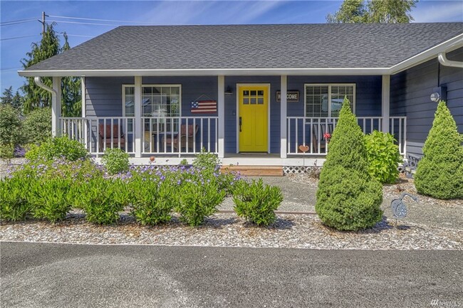 Front Porch - 729 3rd Ave NW