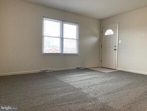 Building Photo - 1815 Meadow Dr