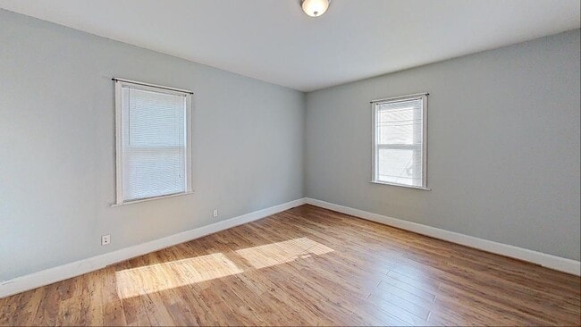 Building Photo - 13 Whitman St