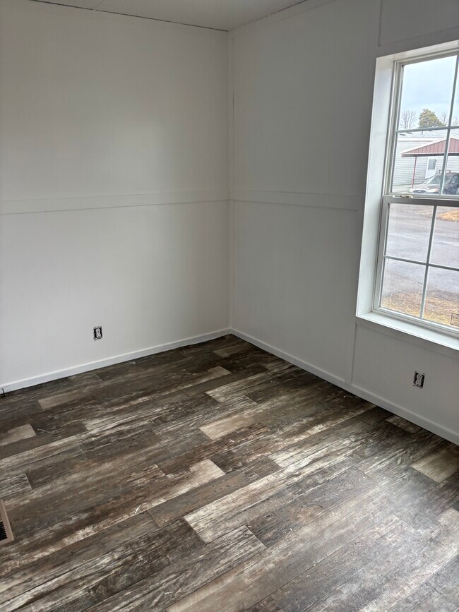 Foto del edificio - 1045 Conrad Dr