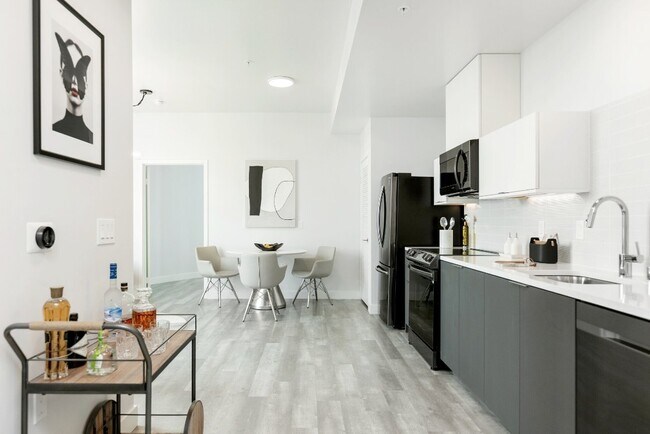 Foto del edificio - 700 N Spaulding Ave