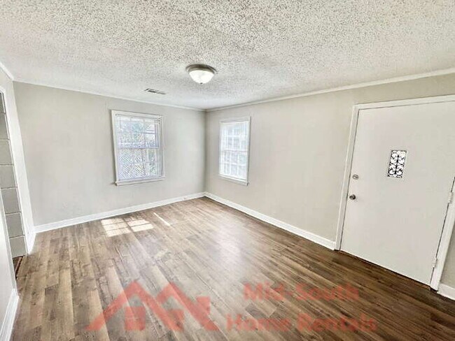 Foto del edificio - 2736 Dunn Ave