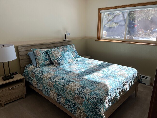 queen bedroom - 604B Little Chief Way