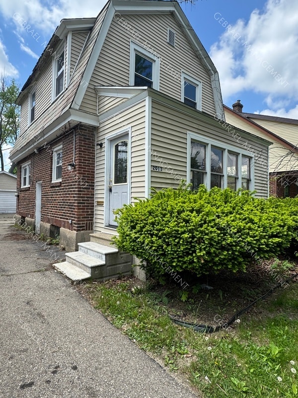 Building Photo - 2013 Joliet St