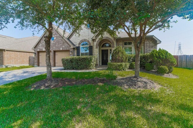 Building Photo - 13803 Royal Ridge Dr