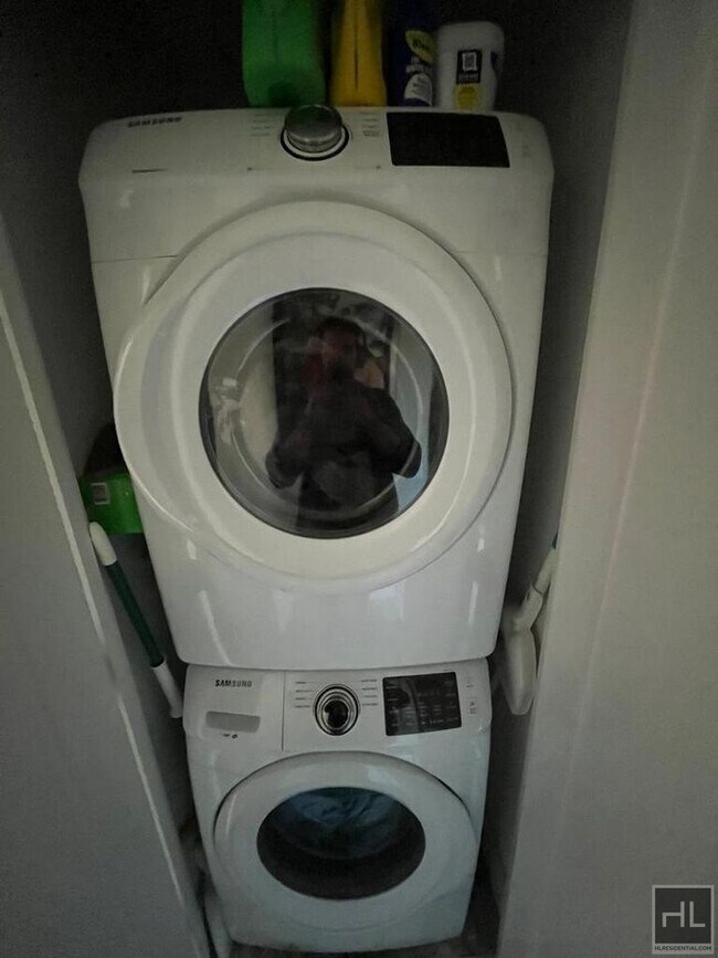 Building Photo - EMPIRE BOULEVARD