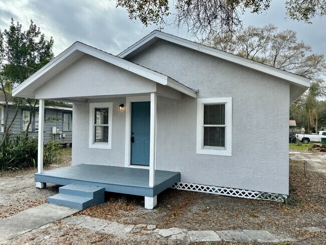 Building Photo - Fully Remodeled 2/1 in the heart of Tampa