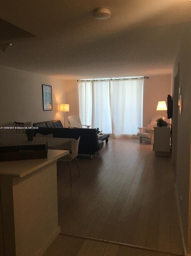Foto del edificio - 2301 Collins Ave
