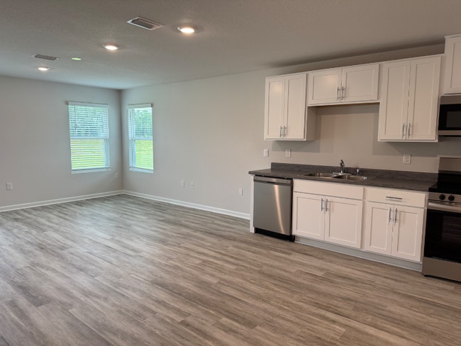 Foto del edificio - 6365 Firefly Dr