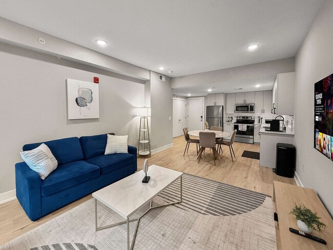 Building Photo - 901 Canal St