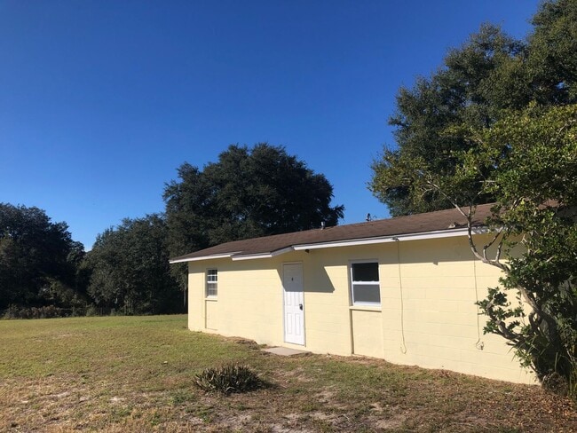 Foto del edificio - Cozy 2BR/1BA Dade City Home w/Private Porc...