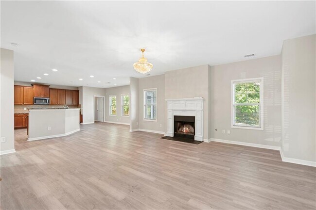 Building Photo - 4660 Lake Hill Trail