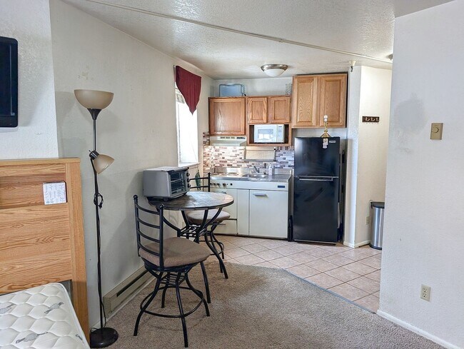 Foto del edificio - Convenient Prospector Location