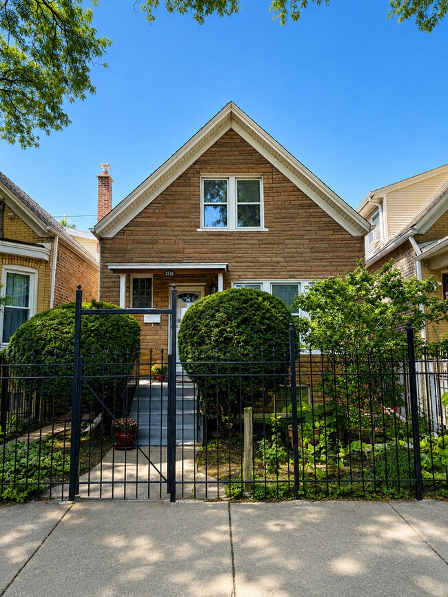 Building Photo - 2730 N Whipple St