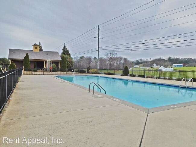 Foto del edificio - 3 br, 2.5 bath House - 61 Howard Ave