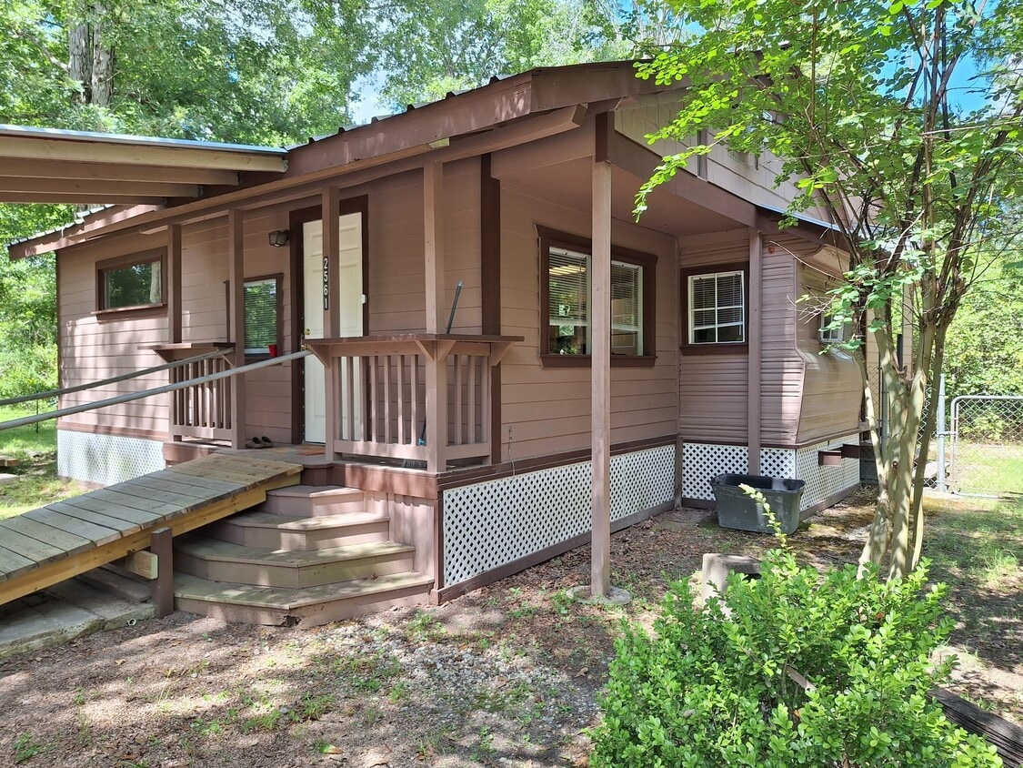 Primary Photo - 2561 Pioneer Ln