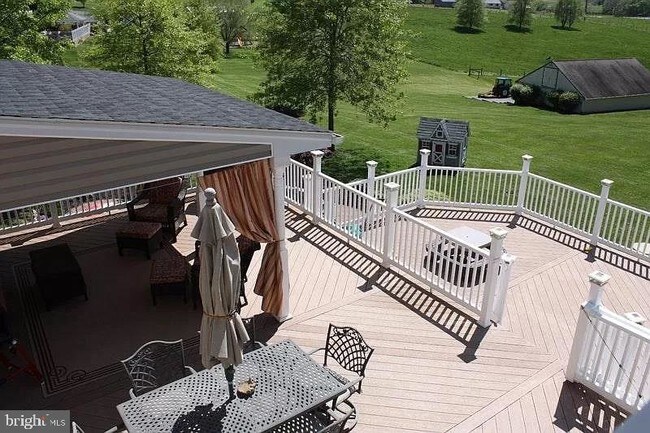 Building Photo - 210 Locust Hill Dr