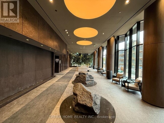 Photo du bâtiment - 120 Broadway Ave