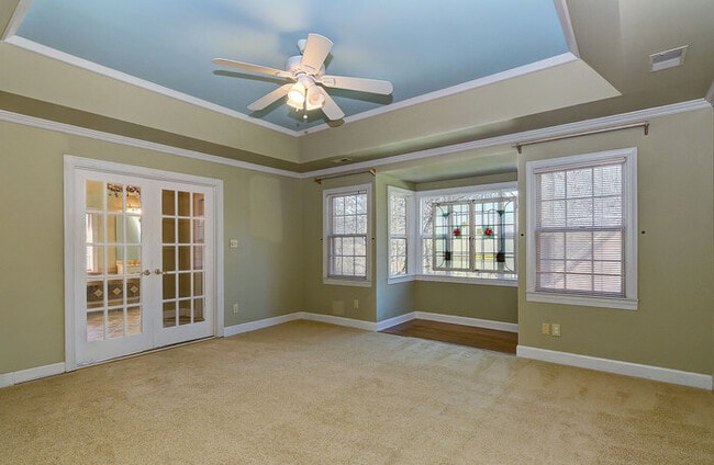 Building Photo - 10121 Balmoral Cir