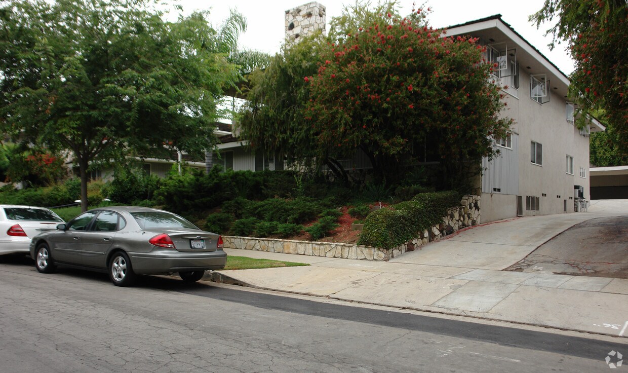 Foto del edificio - 360-364 Cliff Dr