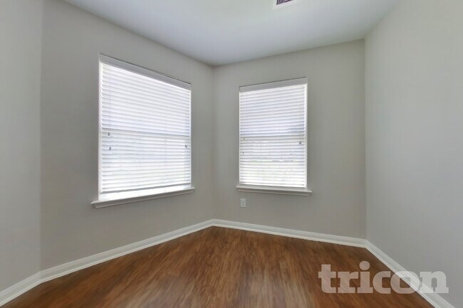 Building Photo - 2437 Regatta Ln