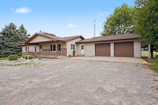 Building Photo - Beautiful Countryside 3-Bedroom Rental Home $2,200/Month!