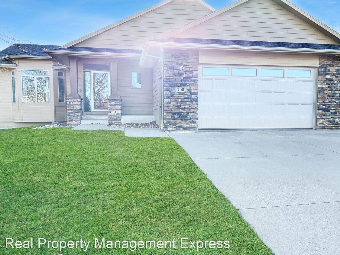 Foto principal - 5 br, 4 bath House - 7001 E Archstone Street