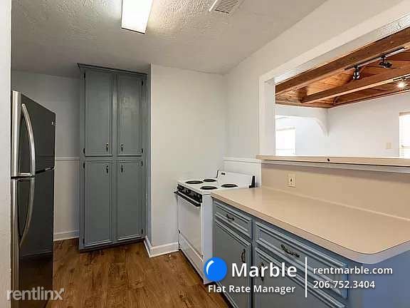 Building Photo - 3 br, 2 bath House - 704 Edgemore Dr