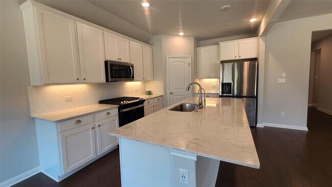 Foto del edificio - 2613 Danbury Ln